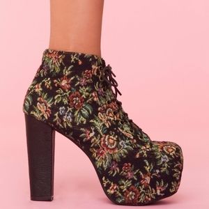 JC tapestry lita